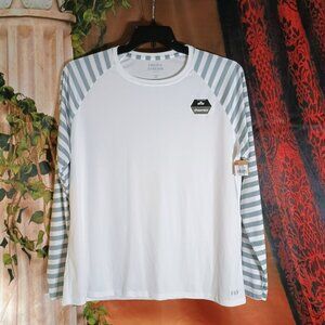 NWT: Field & Stream Women's Sz 2XL White & Gray Performance Sports Top
